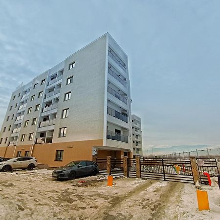 Airport High Class & Parking Daire Yaş Dış mekan fotoğraf